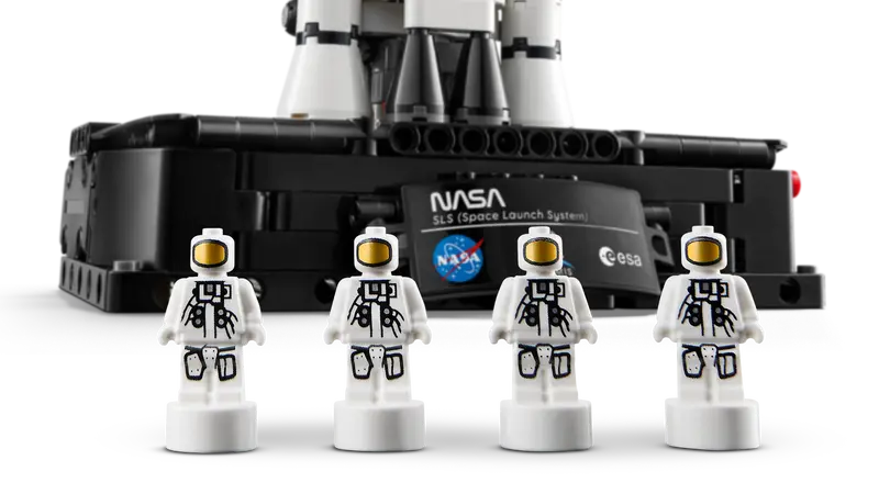 Fusée du système de lancement spatial Artemis de la NASA (42221)