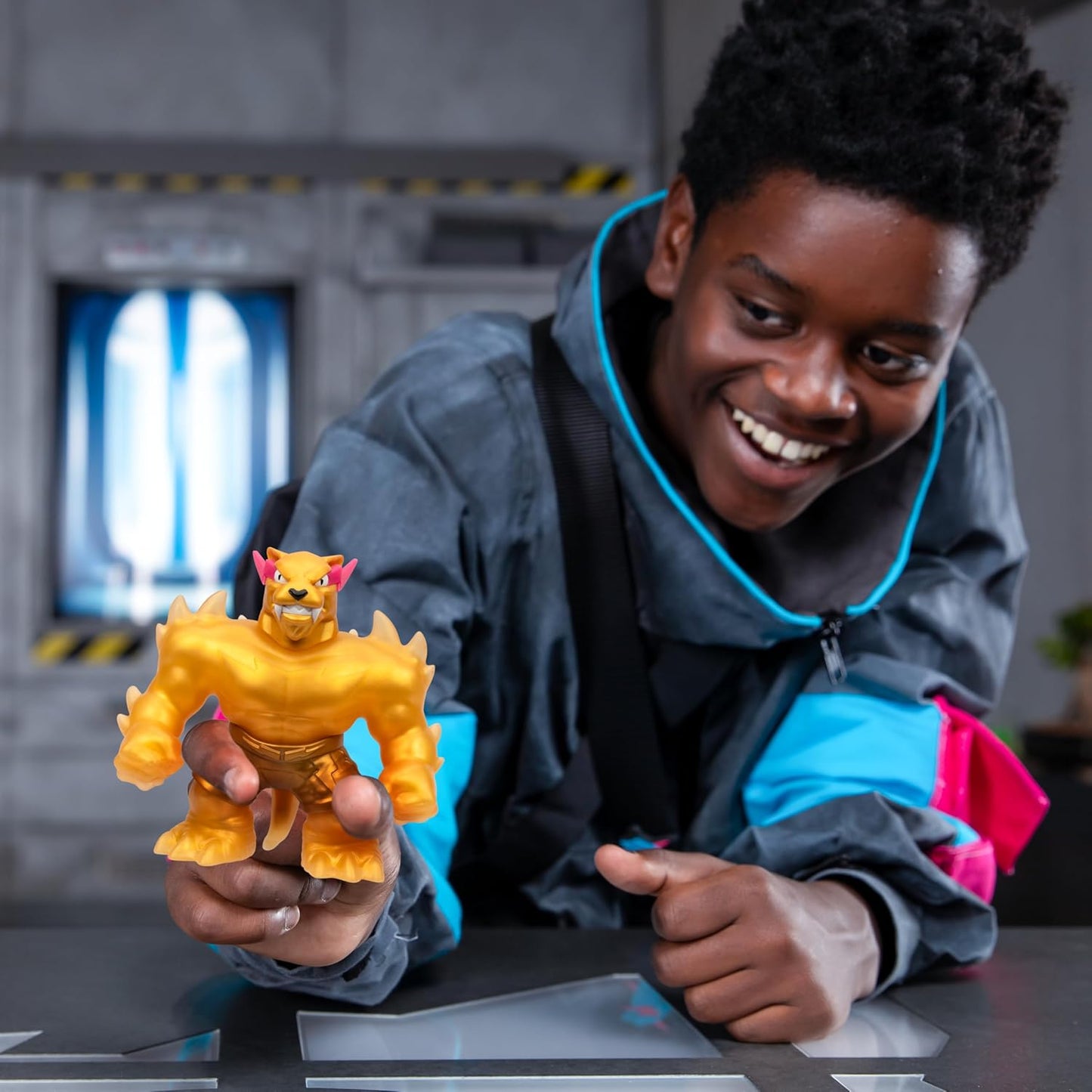 MrBeast Lab – Heroes of Goo Jit Zu Legendary Panther 4,5 (11 cm) dehnbare Helden-Actionfigur, dehnbar bis zum Dreifachen seiner Größe