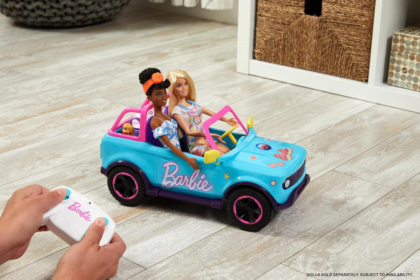 Hot Wheels Barbie RC SUV Veicolo telecomandato rosa per bambole Barbie dai 3 anni in su