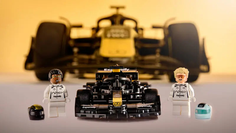 Voiture de course de l'équipe APXGP de F1 The Movie (77252)
