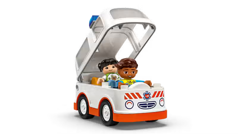 Ambulanza e medico (10447)