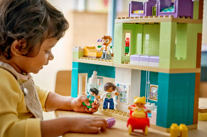 Maison familiale moderne 3 en 1 avec figurines (10470)
