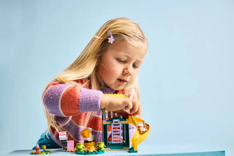 LEGO Bluey, Chloe und Spielplatzspaß