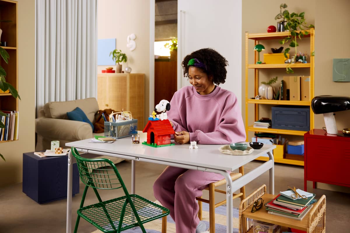 LEGO Ideas Peanuts: Snoopy's Doghouse