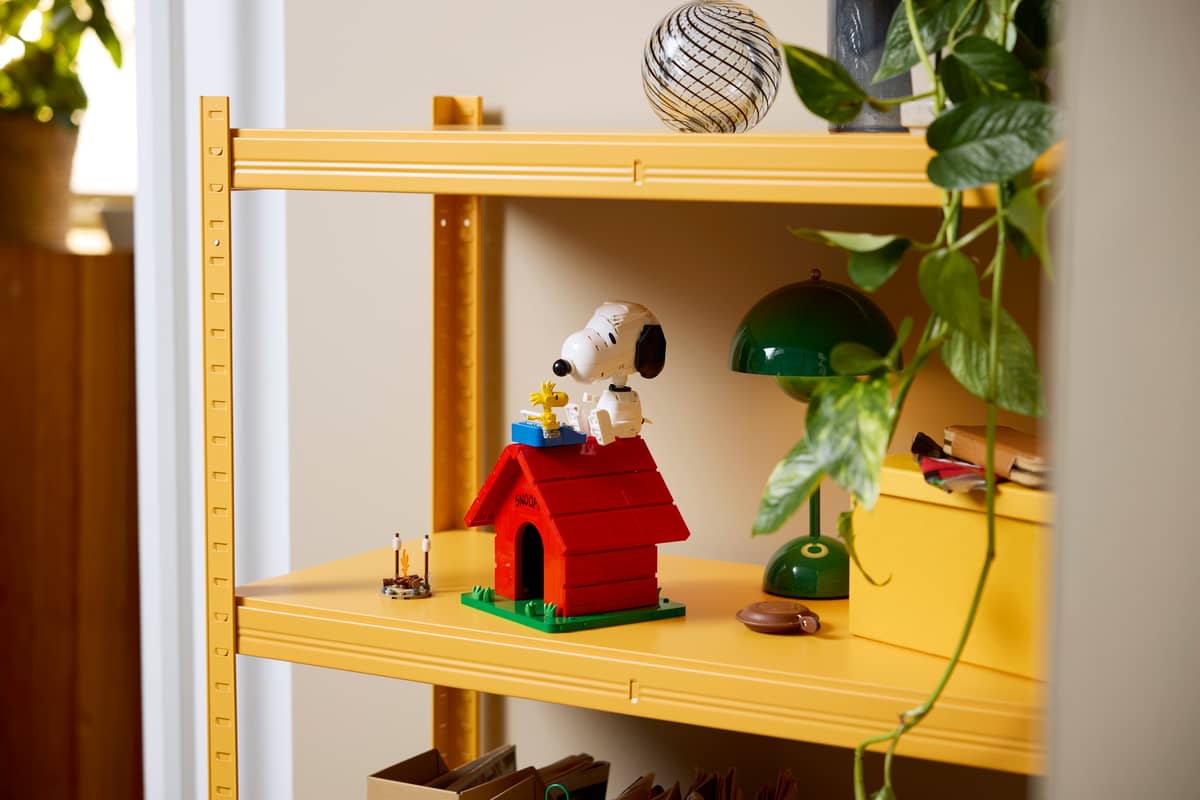 LEGO Ideas Peanuts: Snoopy's Doghouse
