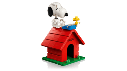 LEGO Ideas Peanuts: Snoopy's Doghouse