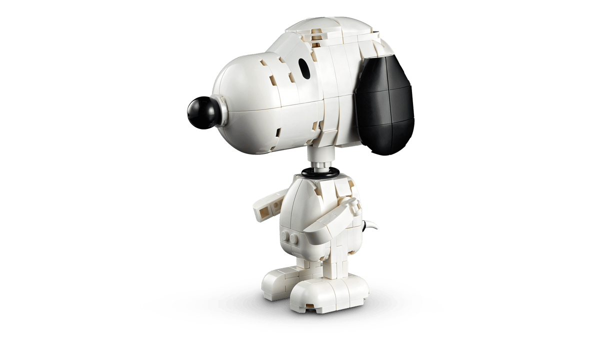 LEGO Ideas Peanuts: Snoopy's Doghouse