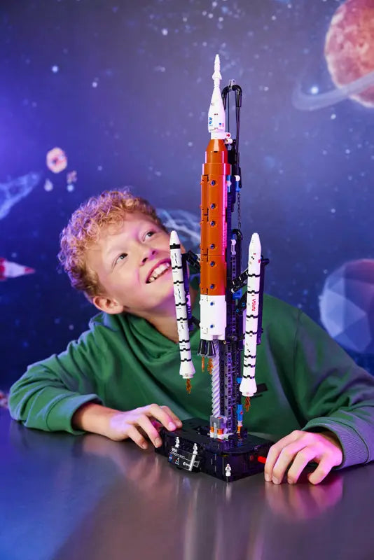 Fusée du système de lancement spatial Artemis de la NASA (42221)