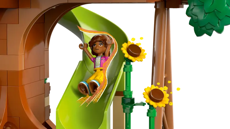 Hangout dans la cabane dans les arbres de l'amitié (42652)