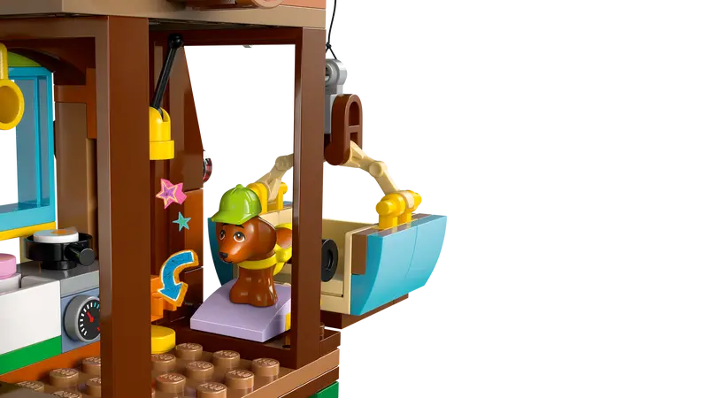 Hangout dans la cabane dans les arbres de l'amitié (42652)