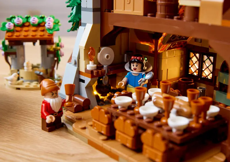 Disney Schneewittchen und das Häuschen der sieben Zwerge (43242)