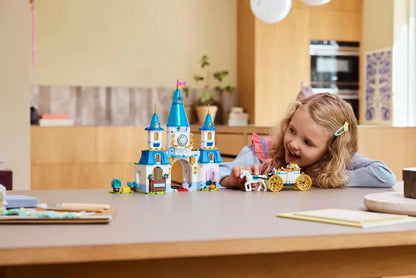 Disney Cinderellas Schloss und Pferdekutsche (43275)