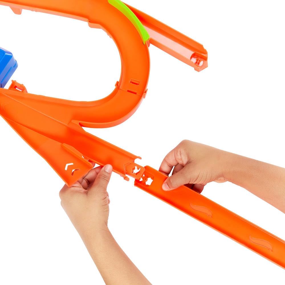 Hot Wheels Stunt Track Infinite Crash Action-Set mit batteriebetriebenem Beschleuniger