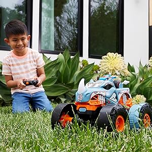 Hot Wheels Monster Trucks Véhicule RC Rhinomite convertible avec Race Ace