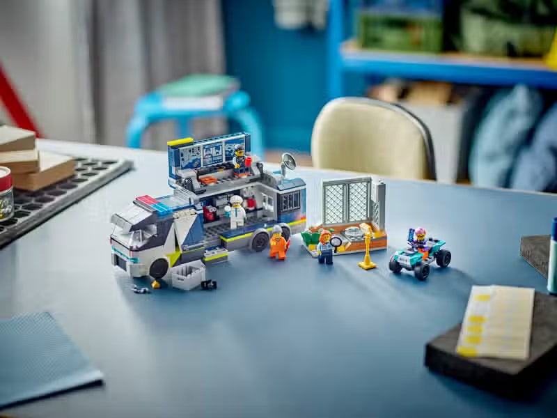 LEGO City Laboratorio criminale mobile della polizia (60418)