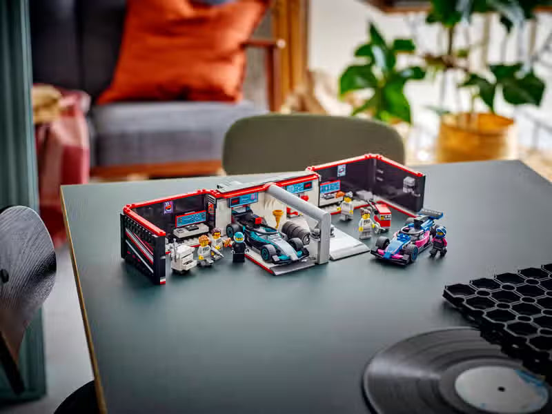 Garage F1 e Mercedes-AMG e auto alpine (60444)