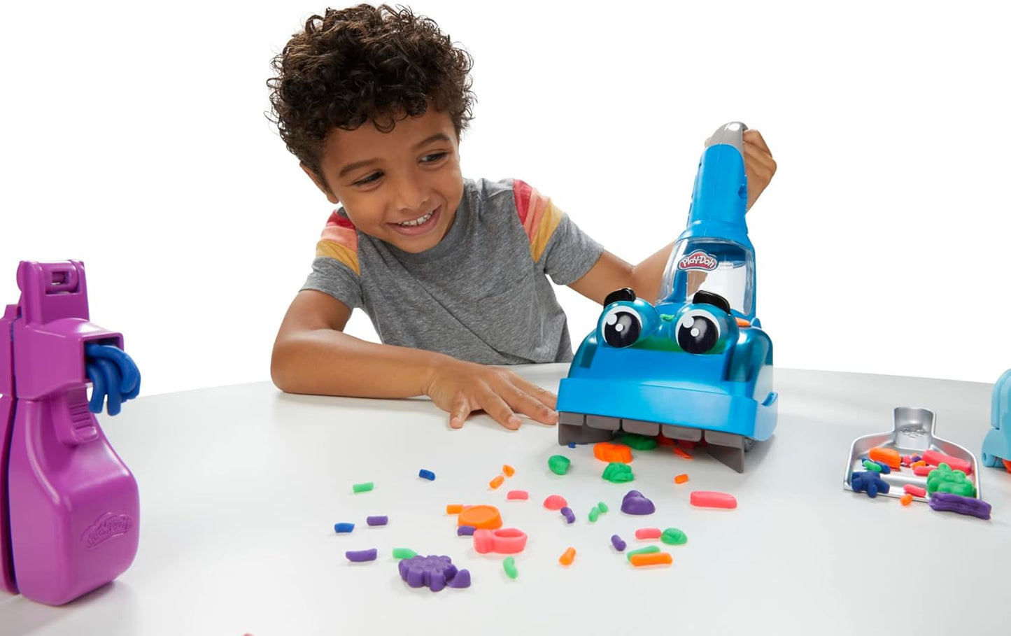 Play-Doh Zoom Zoom Staubsauger-Spielzeug für Kinder, Reinigungs- und Kunstset mit 6 Zubehörteilen und 5 Play-Doh-Farben ab 3 Jahren