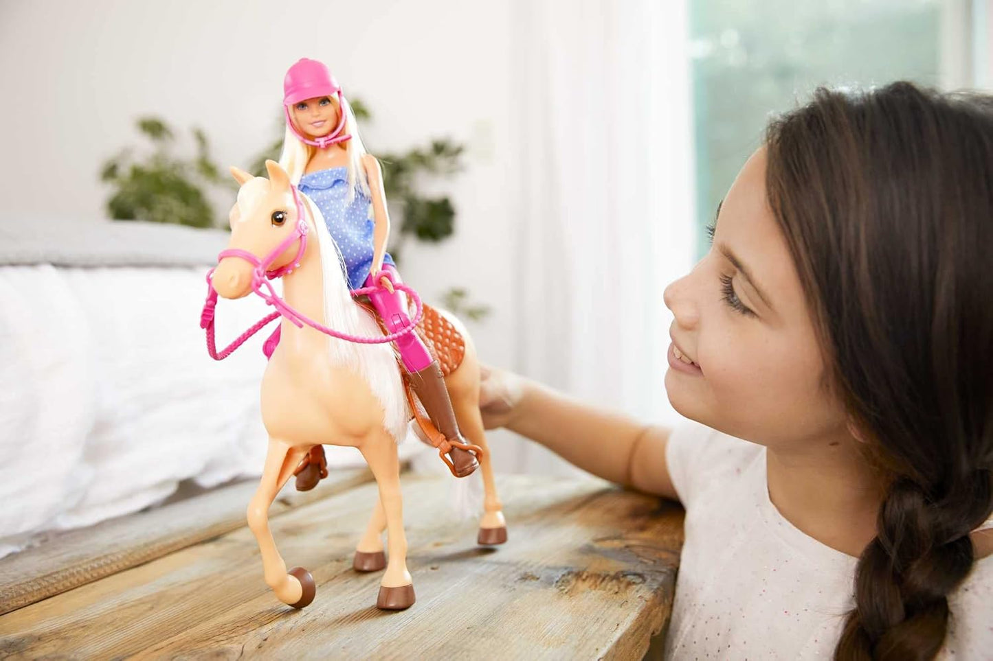 Barbie - Set da gioco con bambola e cavallo, Cavaliera bionda e cavallo marrone chiaro, dai 3 anni in su