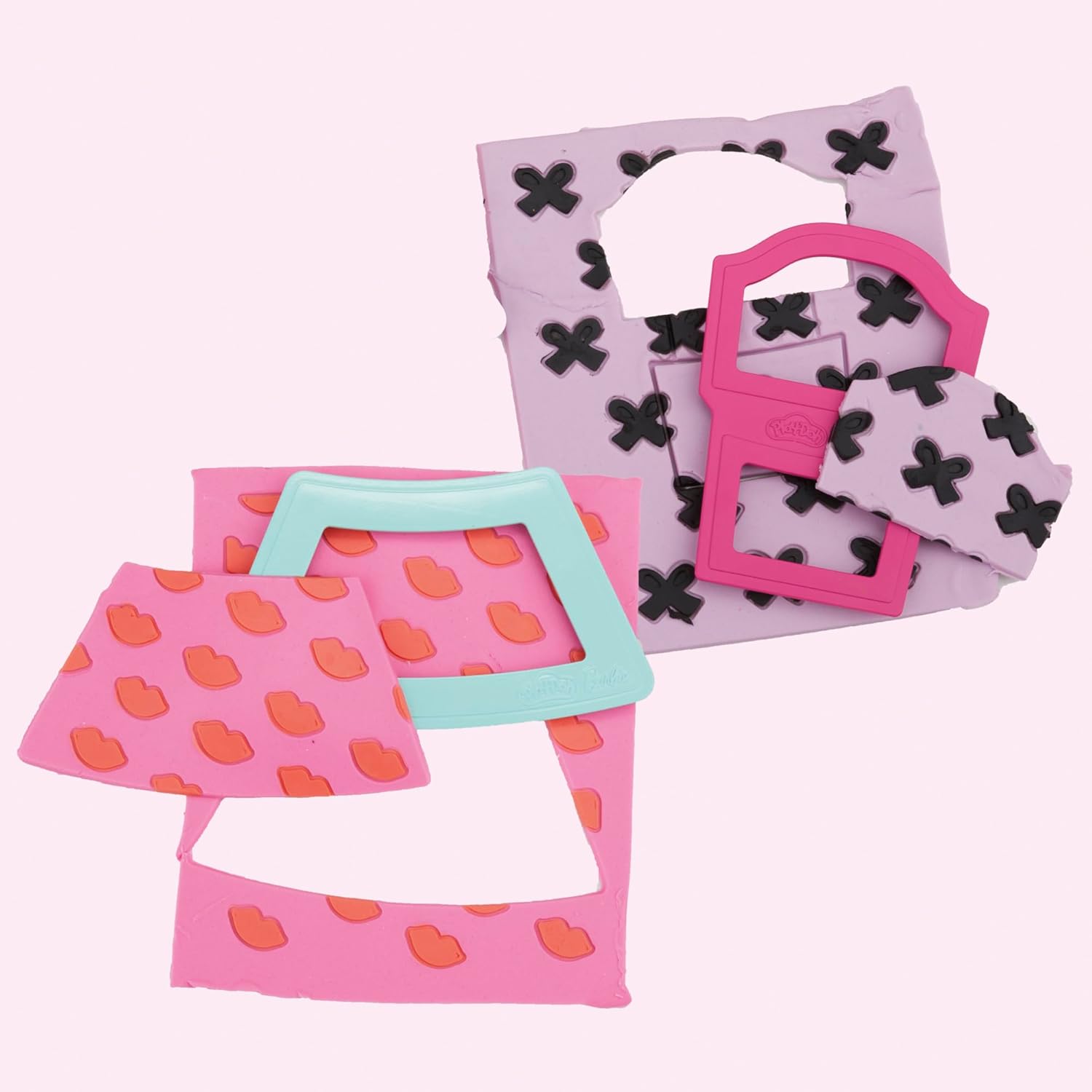 Play-Doh Barbie Designer-Modenschau-Set. Kreieren Sie Puppenkleidung mit 21 Modeaccessoires und 6 Play-Doh-Farben ab 5 Jahren