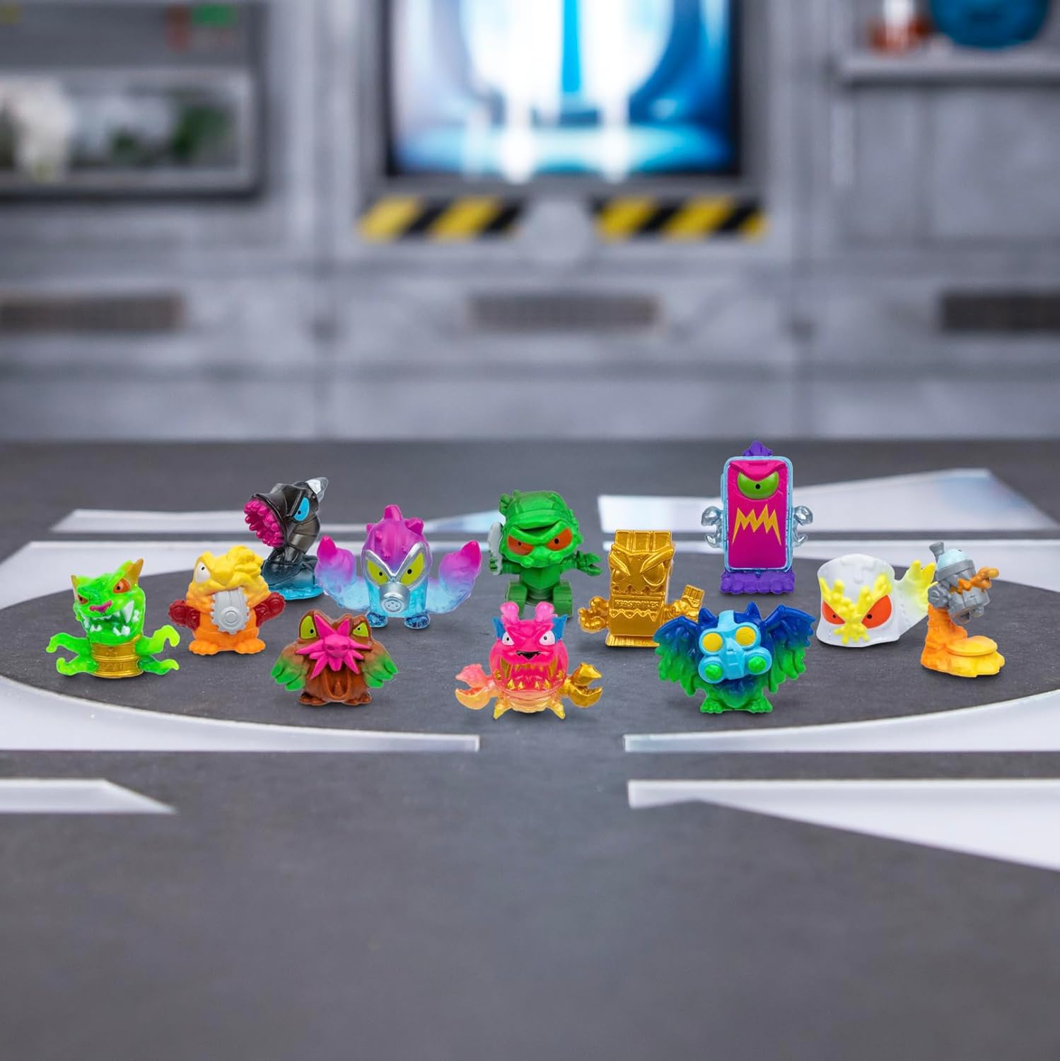 MrBeast Lab Swarms Atomic Series Confezione da 12 – Edizione Crab Cat Mescola, scuoti e rivela il caos!
