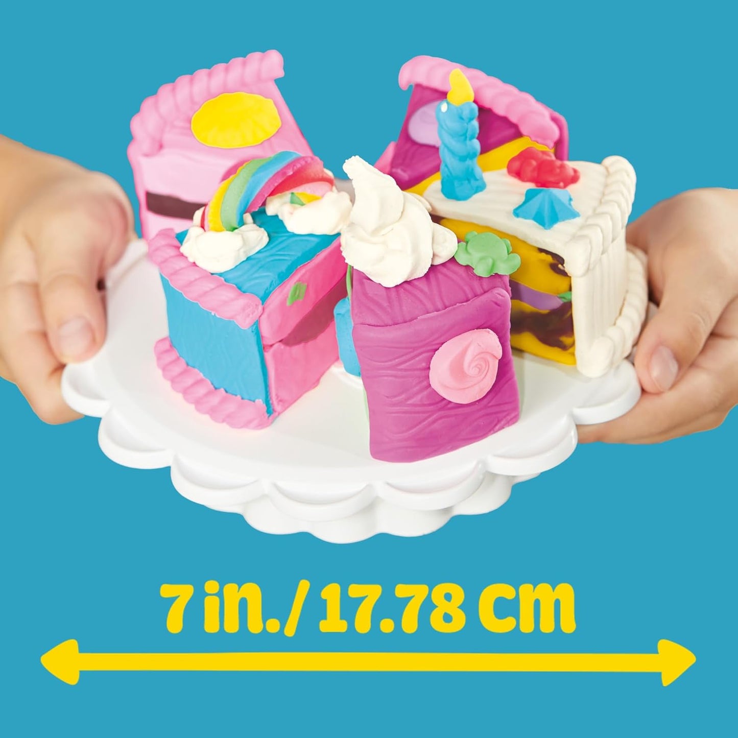 Play-Doh Super Slice Cake Spielset, Spielzeugofen, Küchenzubehör und 11 Modelliermasse-Dosen ab 3 Jahren