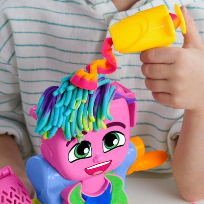 Play-Doh Hair Stylin’ Salon-Spielset. Erstellen Sie verrückte Frisuren mit 6 Play-Doh-Farben. Rollen Sie ein Salonspielzeug für Kinder ab 3 Jahren