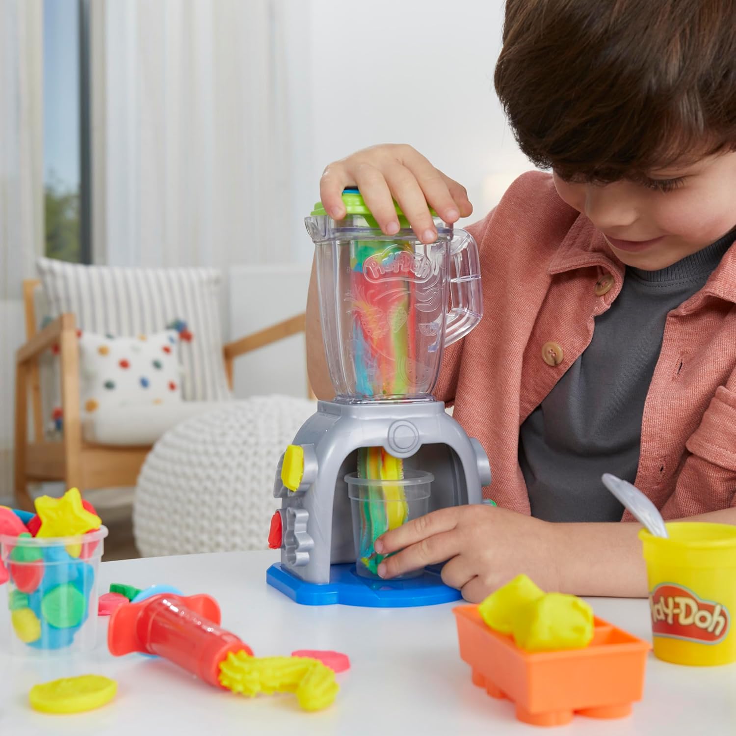 Play-Doh Swirlin‘ Smoothies Spielzeugmixer-Spielset, Kinderspielküchenset mit 5 Farben ab 3 Jahren