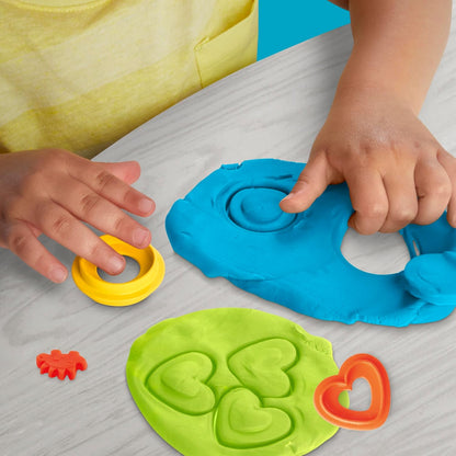 Play-Doh Formen und Farben Dino-Starter-Set, sensorisches Dinosaurier-Spielset für Kinder ab 2 Jahren, 11 Zubehörteile und 6 Farben