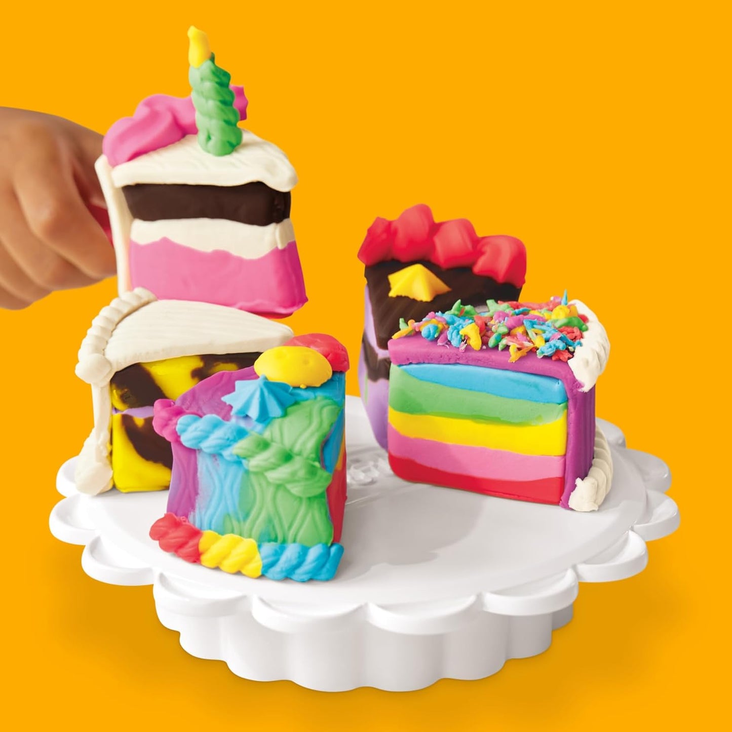 Play-Doh Super Slice Cake Spielset, Spielzeugofen, Küchenzubehör und 11 Modelliermasse-Dosen ab 3 Jahren