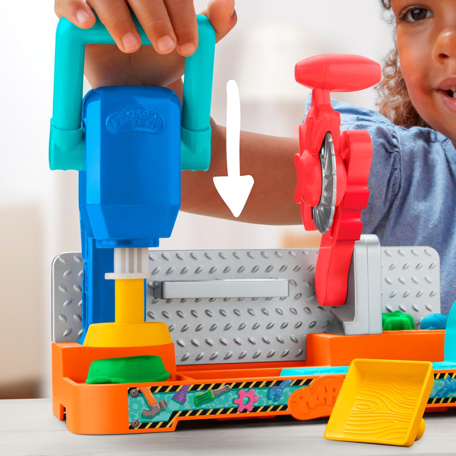 Play-Doh Stempel- und Sägewerkzeugbank, Spielset, Bauwerkstatt für Kinder ab 3 Jahren
