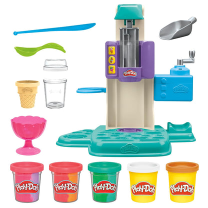 Das Play-Doh Rainbow Swirl Ice Cream-Spielset enthält 7 Küchenzubehörteile