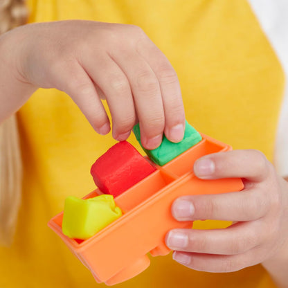 Play-Doh Swirlin‘ Smoothies Spielzeugmixer-Spielset, Kinderspielküchenset mit 5 Farben ab 3 Jahren