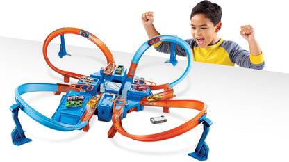 Set di piste d'incidente Hot Wheels Criss-Cross con booster motorizzato e auto