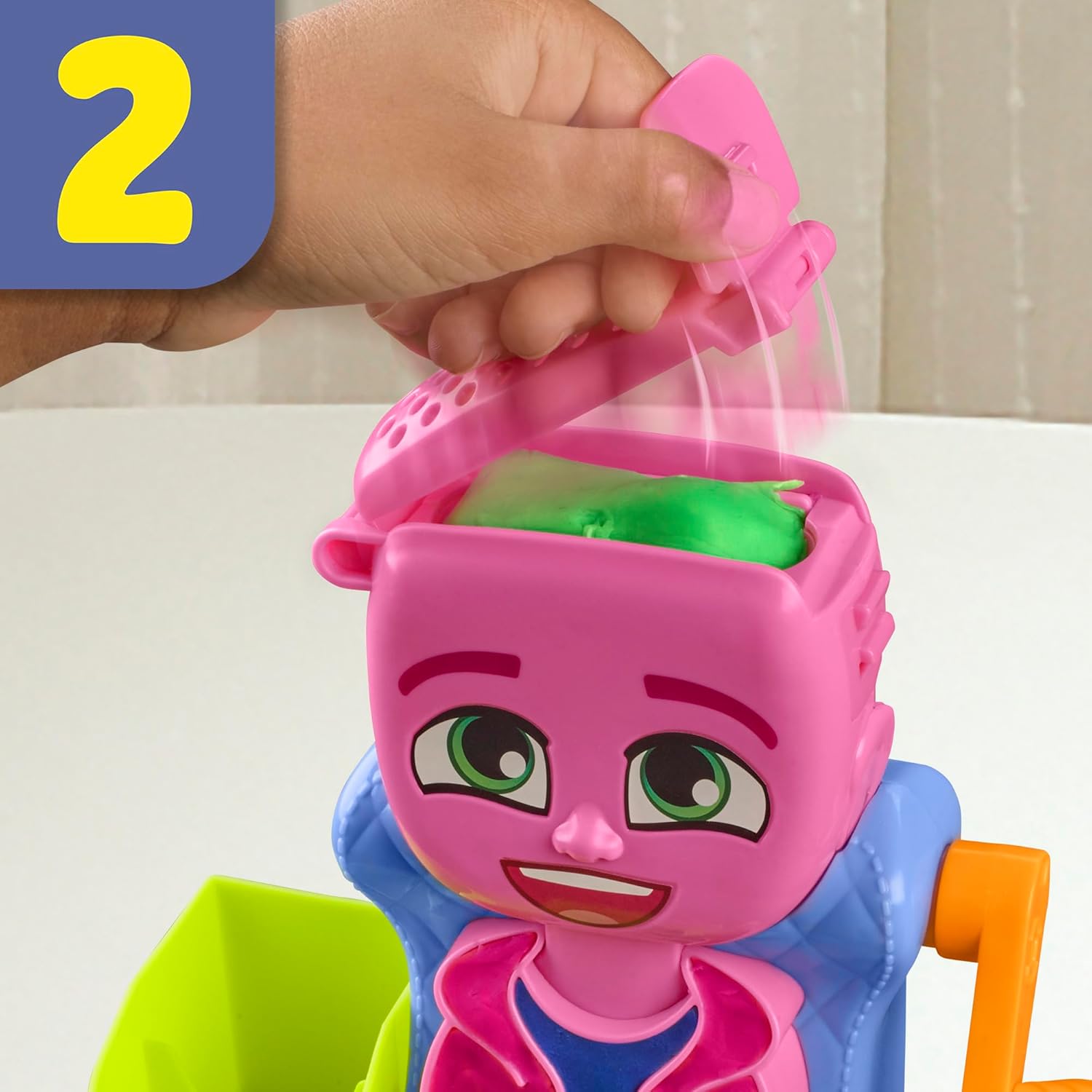 Play-Doh Hair Stylin’ Salon-Spielset. Erstellen Sie verrückte Frisuren mit 6 Play-Doh-Farben. Rollen Sie ein Salonspielzeug für Kinder ab 3 Jahren