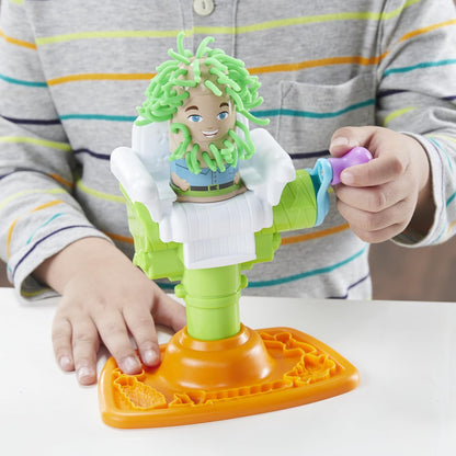 Play-Doh Buzz ’n Cut Fuzzy Pumper Barber Shop-Set, elektrischer Summer und 5 Farben, ab 3 Jahren