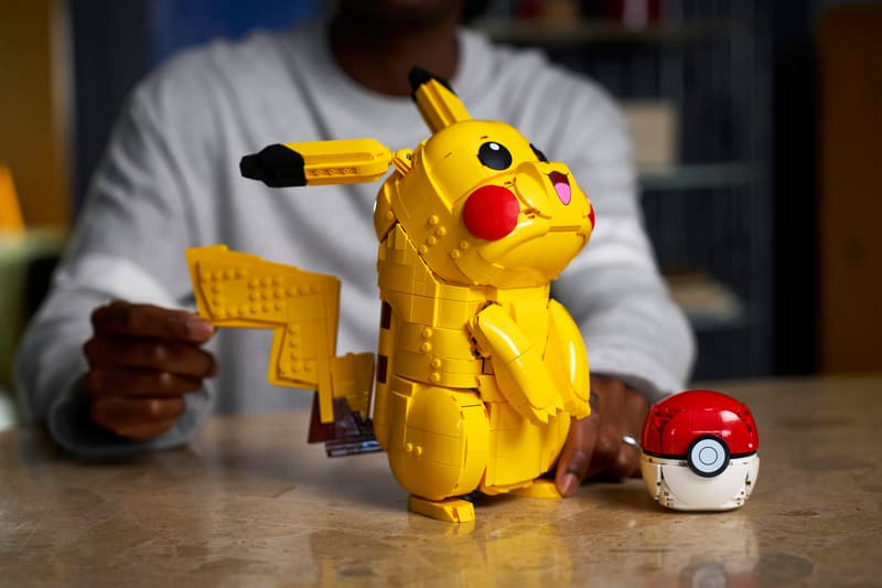 Pikachu e Poké Ball (72152)