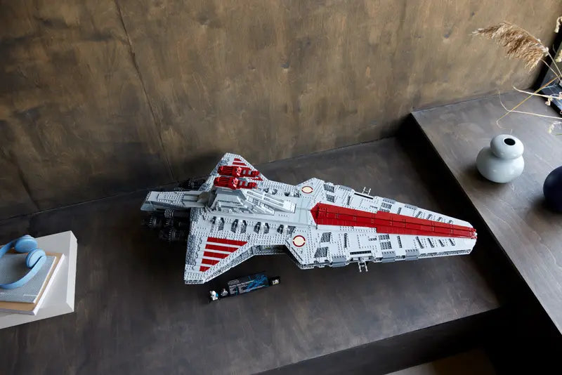 Ultimativer Angriffskreuzer der Venator-Klasse der Collector Series der Republik (75367)