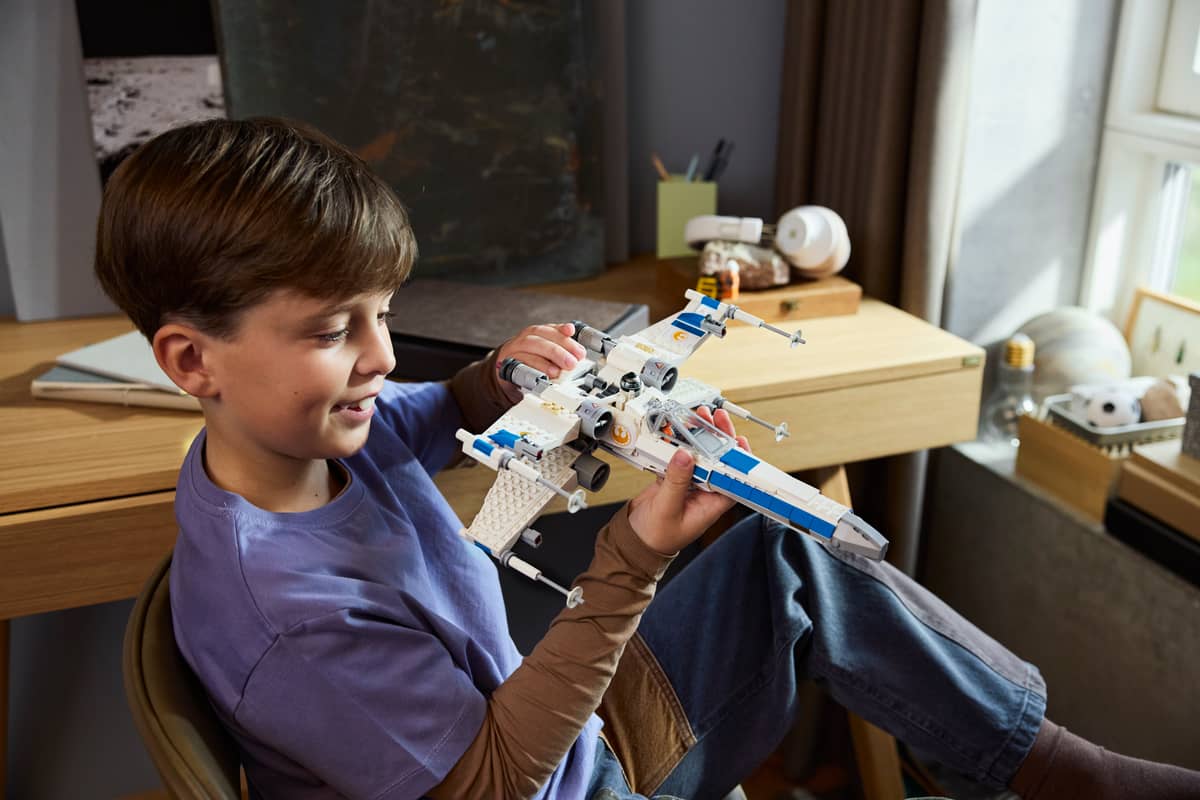 LEGO Star Wars New Republic X-Wing Starfighter