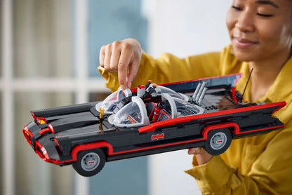 Batman, das klassische Batmobil der TV-Serie (76328)