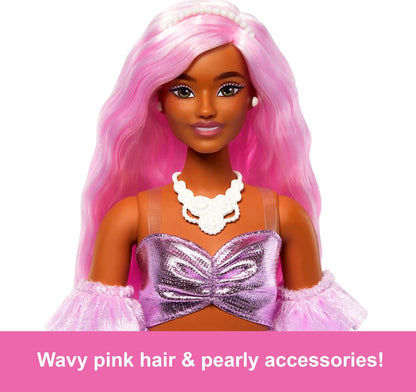 Poupée Barbie Deluxe Style dans une robe midi rose brillant