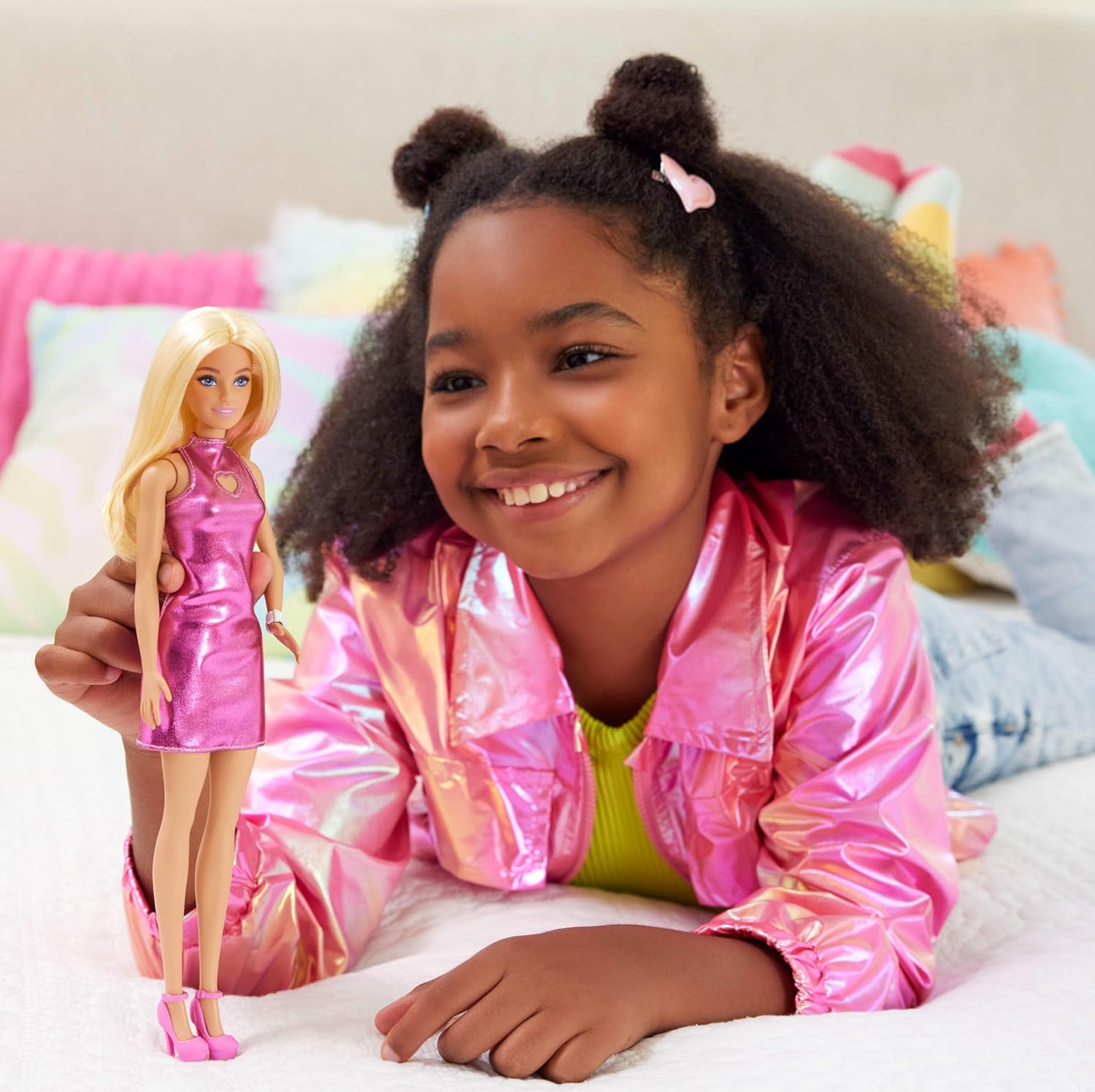 Bambola Barbie Fashionistas in miniabito rosa metallizzato
