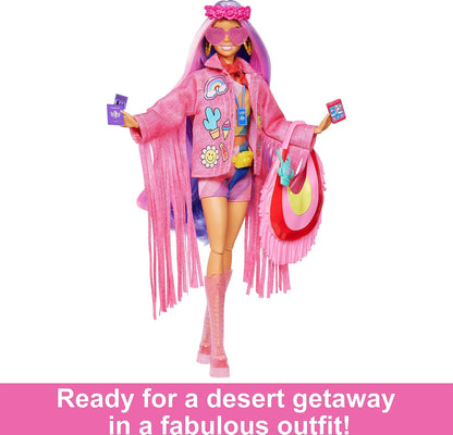 Poupée Barbie Extra Fly – Édition Désert avec de longs cheveux roses et violets et une veste à franges en jean rose