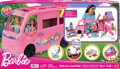 Barbie Dream Camper (Ausgabe 2025) Dachzelt, Schaukelstuhl, Angelteich und über 60 Zubehörteile ab 3 Jahren