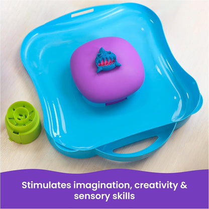 Kinetic Sand, SquishMotion con sabbia da gioco rosa, gialla e blu da 454 g, timbro e 5 strumenti, custodia