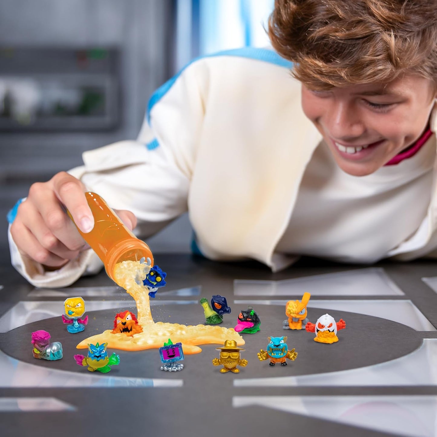 MrBeast Lab Swarms Atomic Series 12er-Pack – Panther Claws Edition Mischen, schütteln und entfesseln Sie das Chaos!
