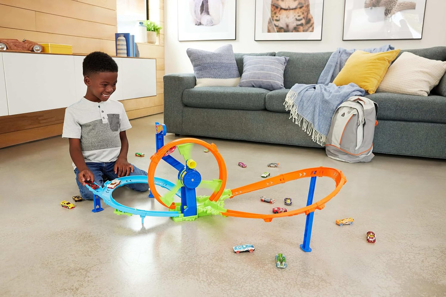 Hot Wheels Schnellstart- und Looping-Spielset mit Druckgussauto