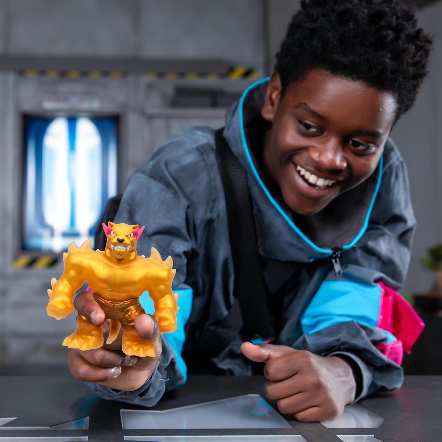 MrBeast Lab – Heroes of Goo Jit Zu Legendary Panther 4,5 (11 cm) dehnbare Helden-Actionfigur, dehnbar bis zum Dreifachen seiner Größe