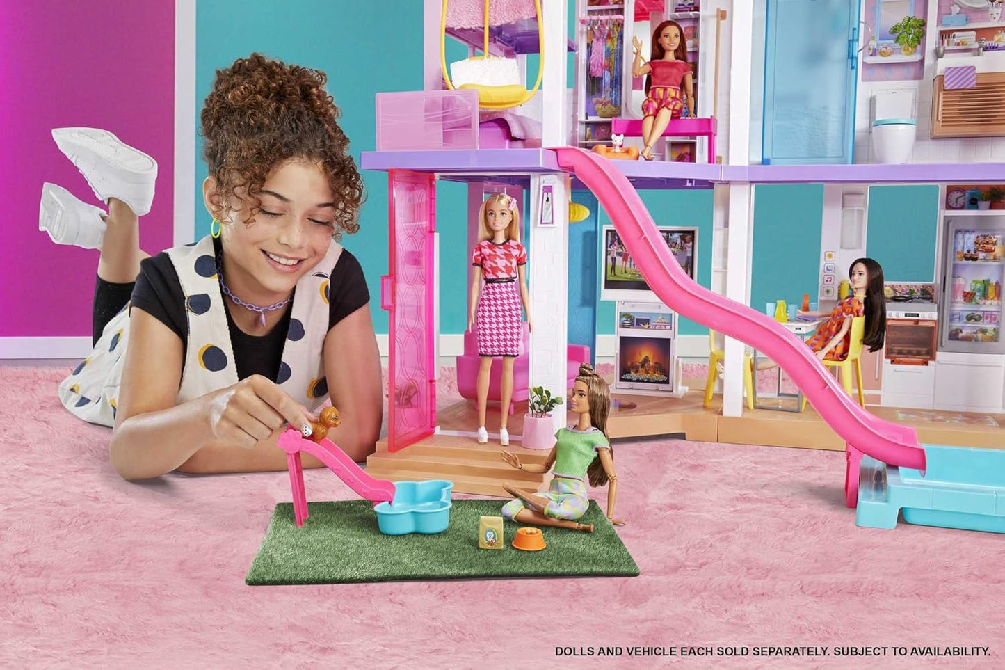 Barbie – DreamHouse XL – Puppenhaus mit über 75 Zubehörteilen und rollstuhlgerechtem Aufzug