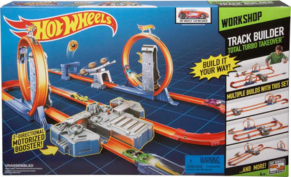 Hot Wheels Track Builder Total Turbo Takeover Playset con booster motorizzato e auto