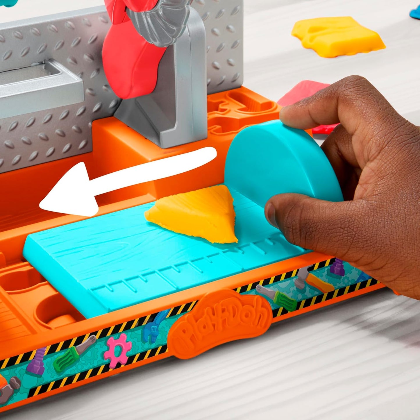 Play-Doh Stempel- und Sägewerkzeugbank, Spielset, Bauwerkstatt für Kinder ab 3 Jahren